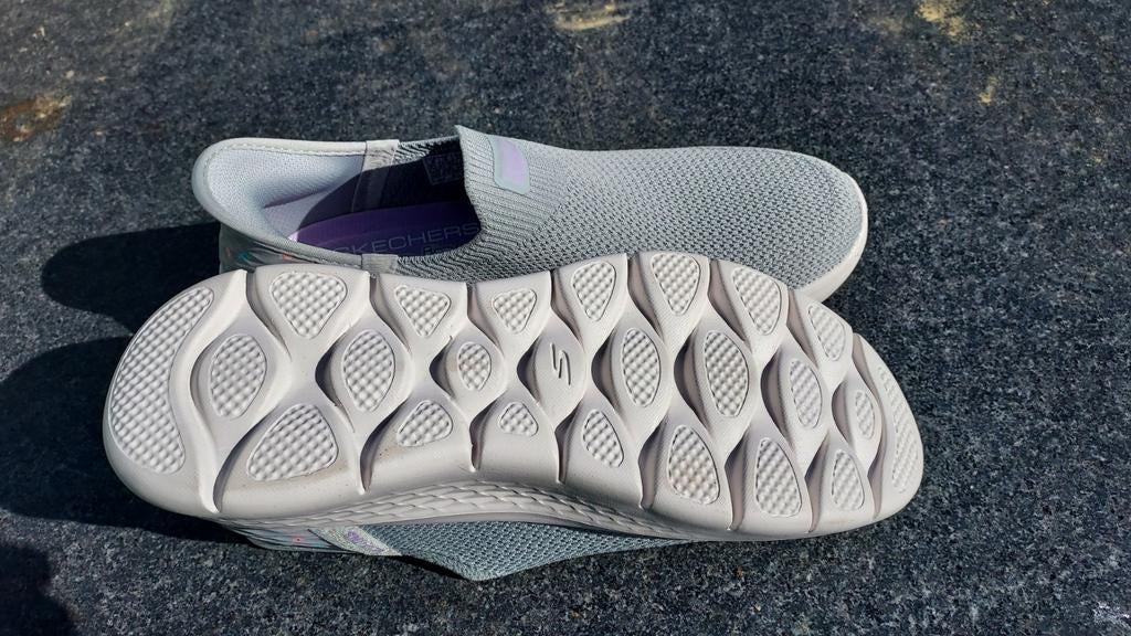 Nieuwe Skechers Go Walk Slip-ins, Ophalen of Verzenden, Nieuw, Grijs, Sneakers of Gympen