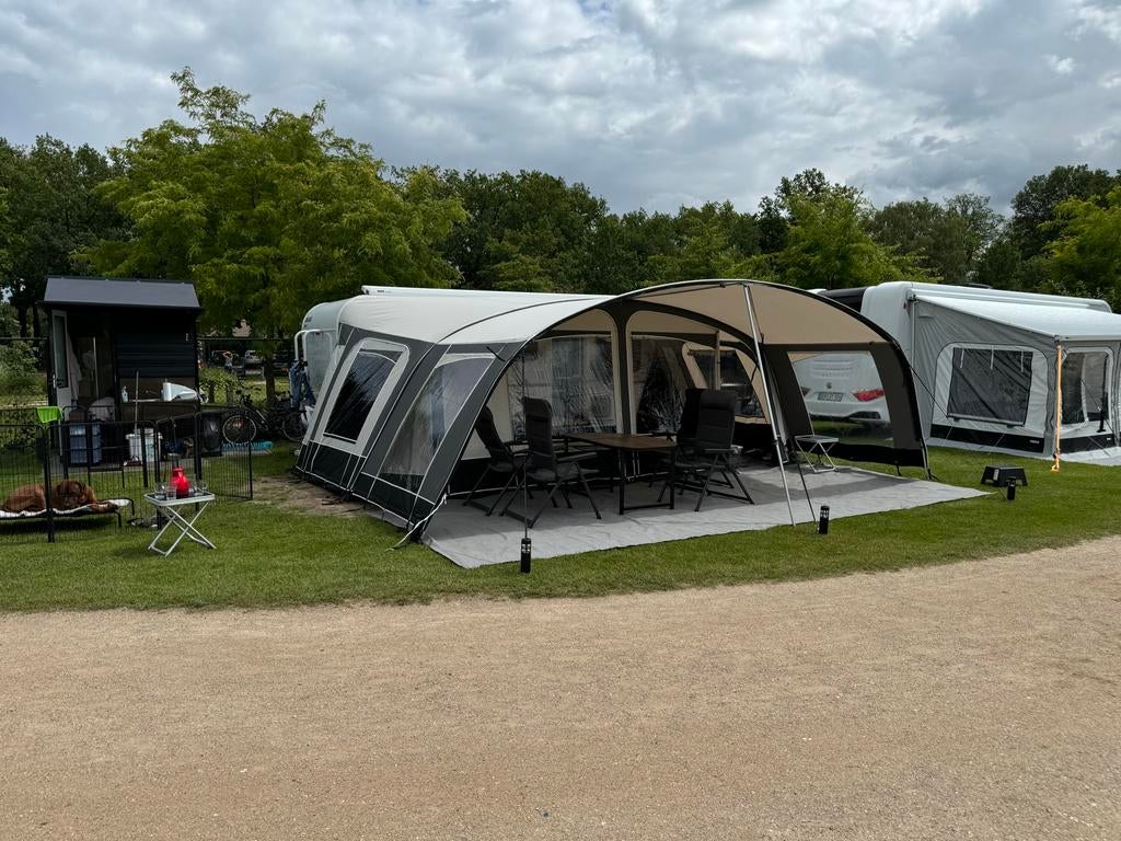 Unico Bologna 320 Voortent mt13 met Luifels en Kuipgrondzeil, Ophalen, Zo goed als nieuw