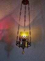 Fraaie godslamp met geel glaasje, Ophalen of Verzenden