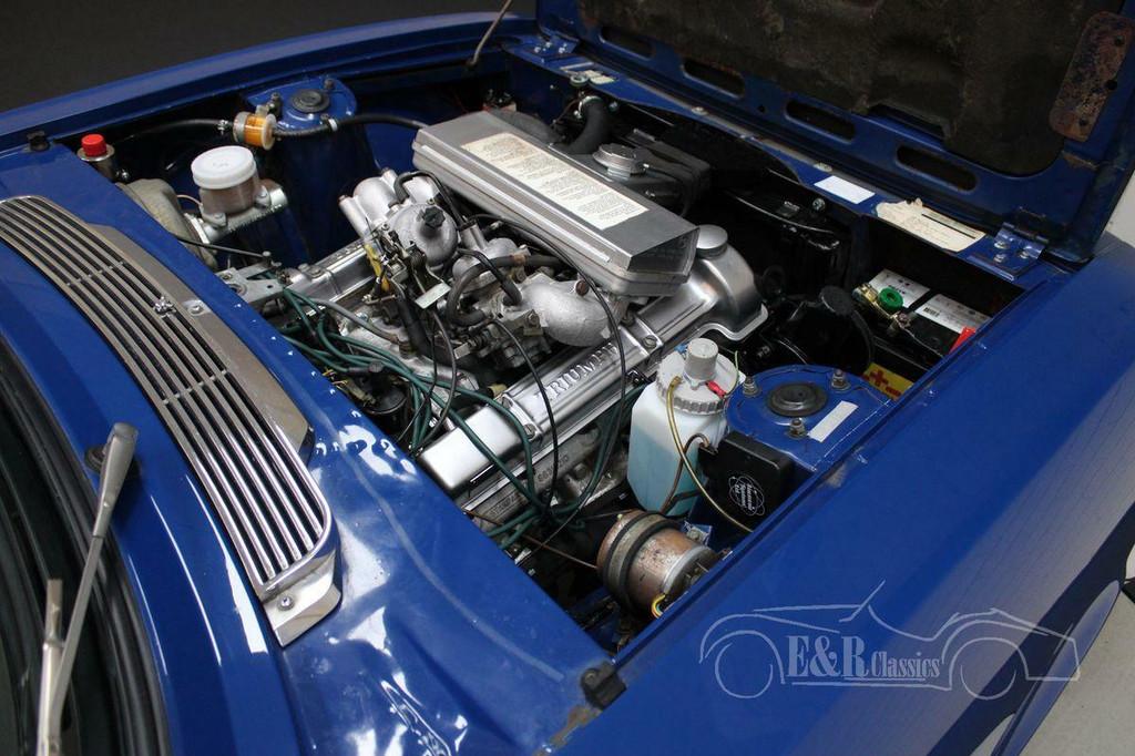 Triumph Stag | uitgebreid gerestaureerd | overdrive | 1975, Achterwielaandrijving, Zwart, Triumph, Bedrijf