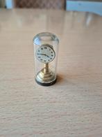 Miniatuur klokje onder glazen stolp, Antiek en Kunst, Antiek | Klokken, Ophalen of Verzenden