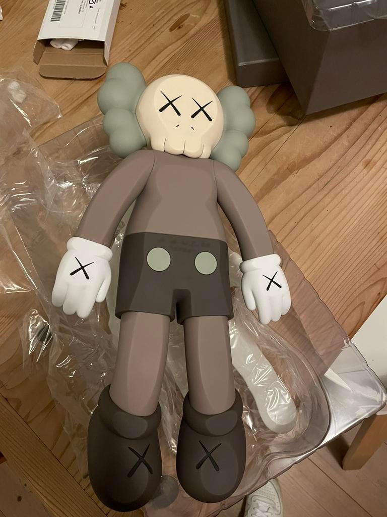 Nieuw KAWS Companion 2020 Open Edition Brown Vinyl Figure, Ophalen of Verzenden