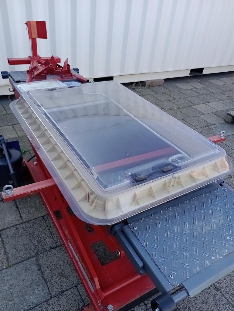 Dometic dakluik dakraam, Ophalen of Verzenden, Gebruikt