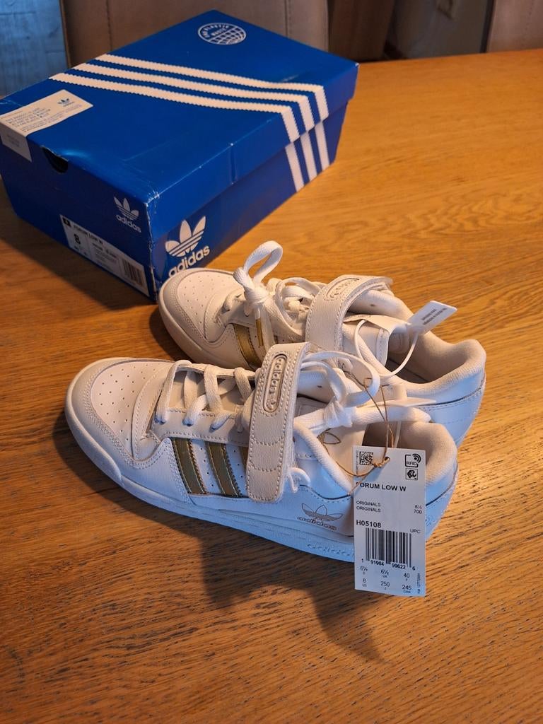 Nieuwe wit-gouden Adidas forum low maat 40, Kleding | Dames, Schoenen, Ophalen of Verzenden, Nieuw, Wit, Sneakers of Gympen