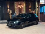 Mercedes-Benz A-klasse 250 e AMG|PANO|SFEER|360 CAM|BOMVOL!, Auto's, Mercedes-Benz, Gebruikt, Euro 6, 4 cilinders, 15 kWh
