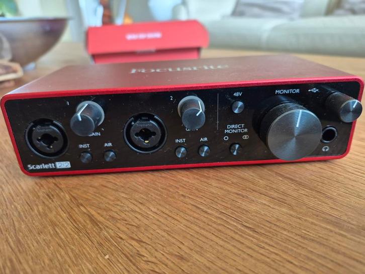 Focusrite Scarlett 2i2 audio interface, Muziek en Instrumenten, Mengpanelen, Zo goed als nieuw, Minder dan 5 kanalen, Ophalen of Verzenden
