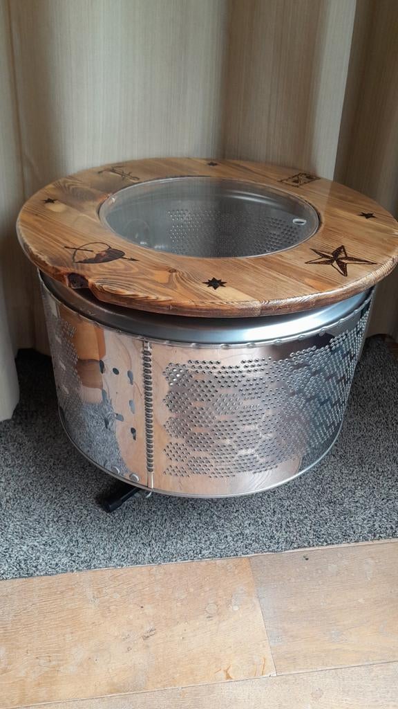 Bijzettafel rockabilly, stoer, vitrine, vintage, retro., Huis en Inrichting, Tafels | Bijzettafels, Rond, Minder dan 55 cm, Ophalen