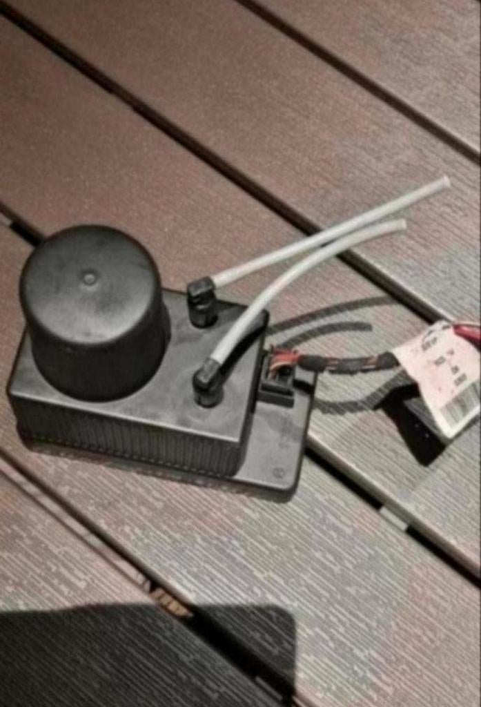 CENTRALE DEURVERGRENDELING

POMP MERCEDES W211 W219 W203 E63, Ophalen of Verzenden