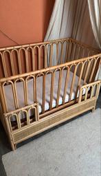 Boho Rainbow Ledikant - Dicht & Open Zijkant, 3 Hoogtes, Kinderen en Baby's, Babywiegjes en Ledikanten, Ophalen, Gebruikt, Ledikant