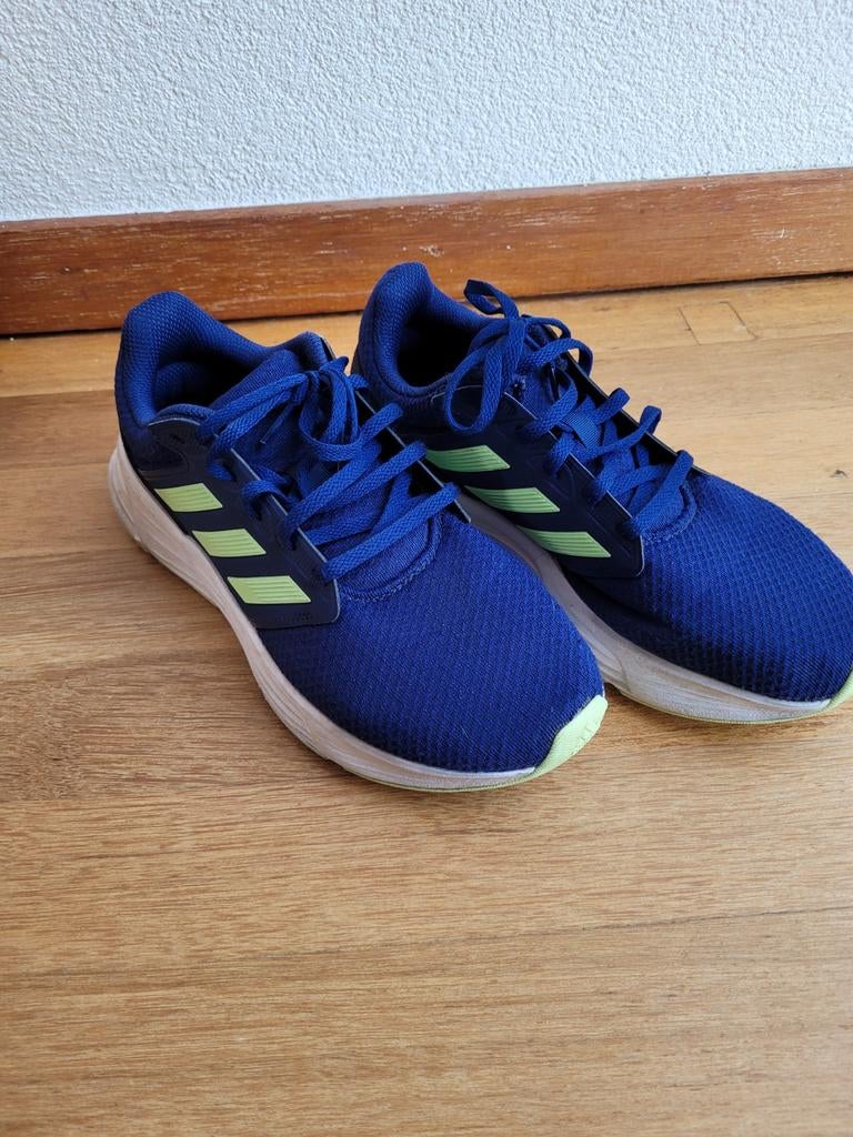 ADIDAS sportschoenen mt 40, Ophalen of Verzenden, Zo goed als nieuw, Blauw, Sportschoenen