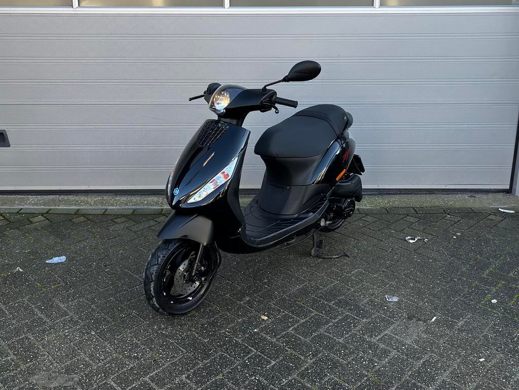 Piaggio zip opknappers GEZOCHT!, Fietsen en Brommers, Scooters | Piaggio, Ophalen, Gebruikt, Benzine, Zip