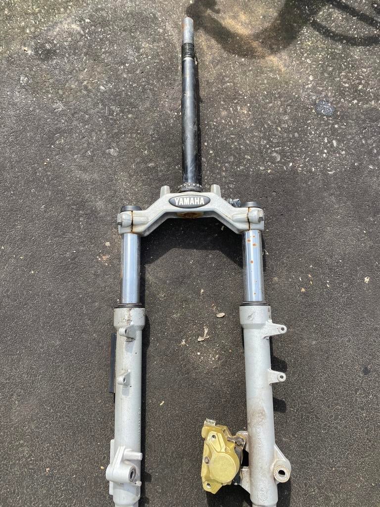 Yamaha voorvork, Motoren, Ophalen