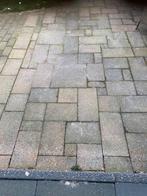 Gratis 35 m2 tegels, Ophalen of Verzenden, Zo goed als nieuw, Beton, Terrastegels