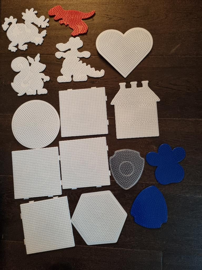 Grote partij strijkkralen en patronen, Ophalen of Verzenden, Zo goed als nieuw, Knutselmateriaal