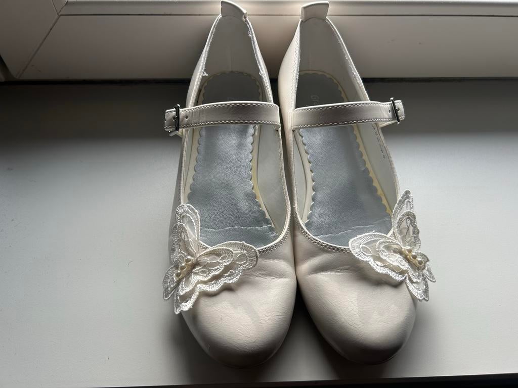 Vlinder schoentjes, Kinderen en Baby's, Kinderkleding | Schoenen en Sokken, Gebruikt, Meisje, Schoenen, Ophalen of Verzenden