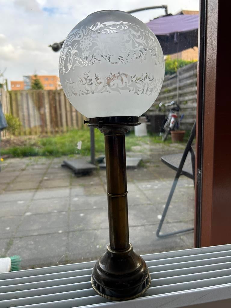 Oude kandelaar met glazen bol (D.H.R), Ophalen of Verzenden, Zo goed als nieuw