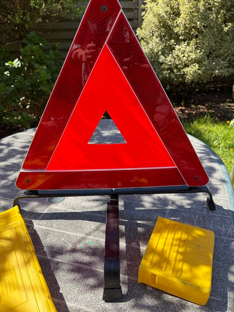 Gevarendriehoek met opbergkoffer, Ophalen, Gebruikt