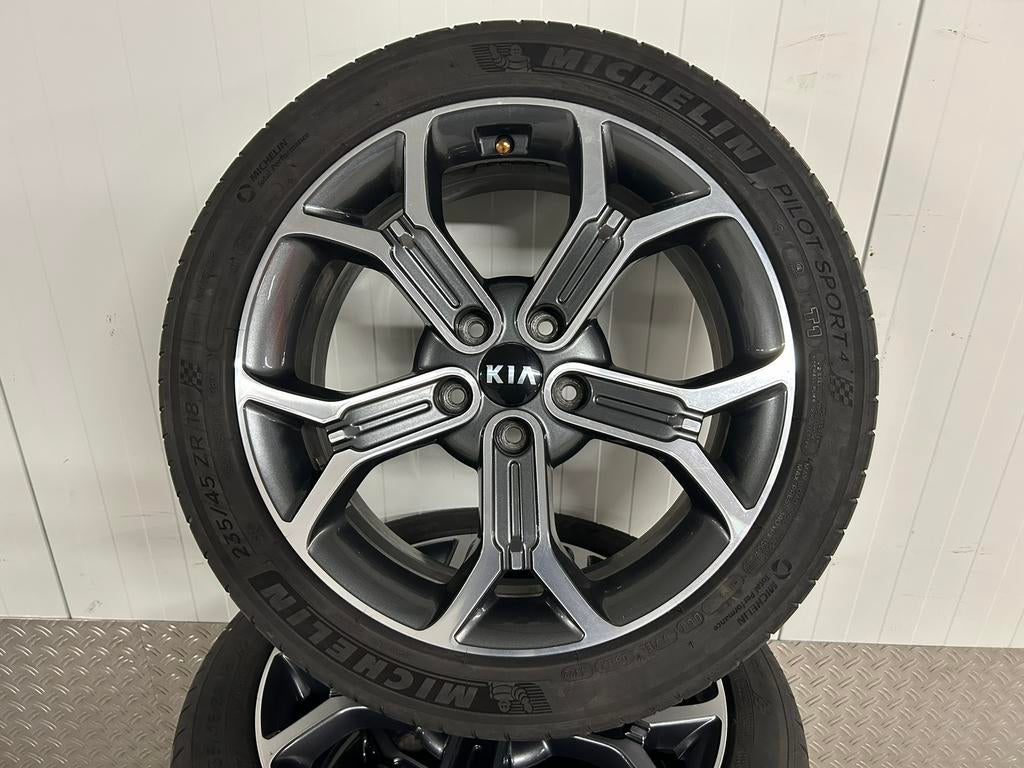 KIA X-Ceed 18 inch 5x114,3 Michelin PS4 Zomer 2022 + TPMS, Auto-onderdelen, Banden en Velgen, Ophalen, 18 inch, Gebruikt, Banden en Velgen