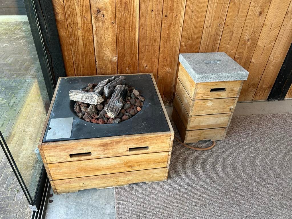 Happy Cocooning Vuurtafel Teakhout met Gasfleshouder, Tuin en Terras, Ophalen, Gebruikt