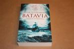 Batavia. Peter FitzSimons. Verhaal ondergang VOC-schip., Boeken, Ophalen of Verzenden, Gelezen