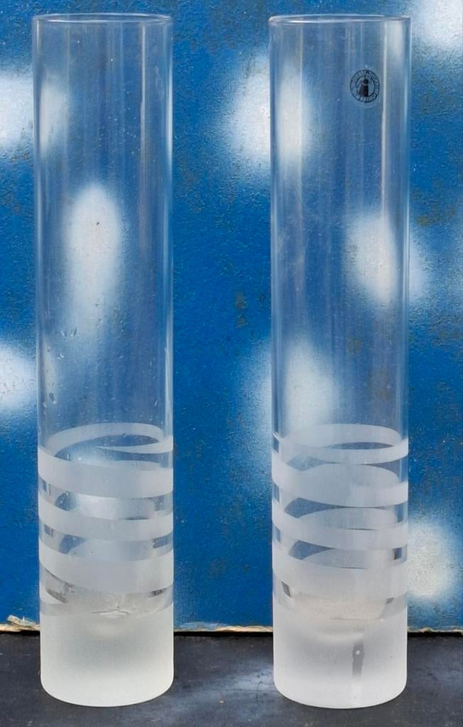 Vaas. IKEA. Glas. Spiraalvormig geruwd. 2 st. 30 cm., Ophalen, Overige kleuren, Minder dan 50 cm, Glas