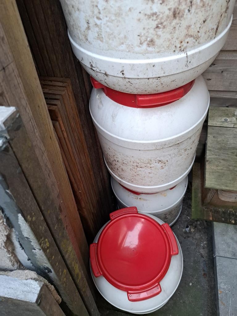 5 mooie voer tonnen, Ophalen of Verzenden