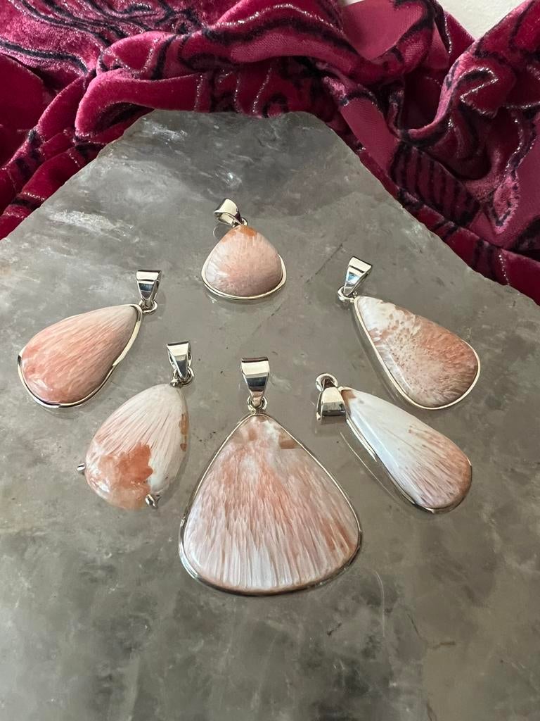 Scoleciet hanger beschermt vrede inzicht derde oog magie TIP, Nieuw, Ophalen of Verzenden, Roze, Met edelsteen