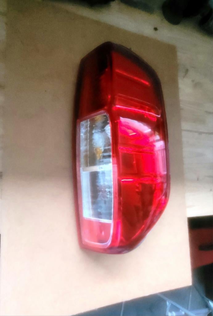 Achterlicht Rechts Nissan Navara D40, Auto-onderdelen, Ophalen of Verzenden, Nieuw, Nissan