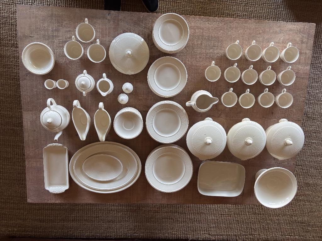 Wedgwood Edme Servies, Ophalen, Zo goed als nieuw, Porselein, Compleet servies