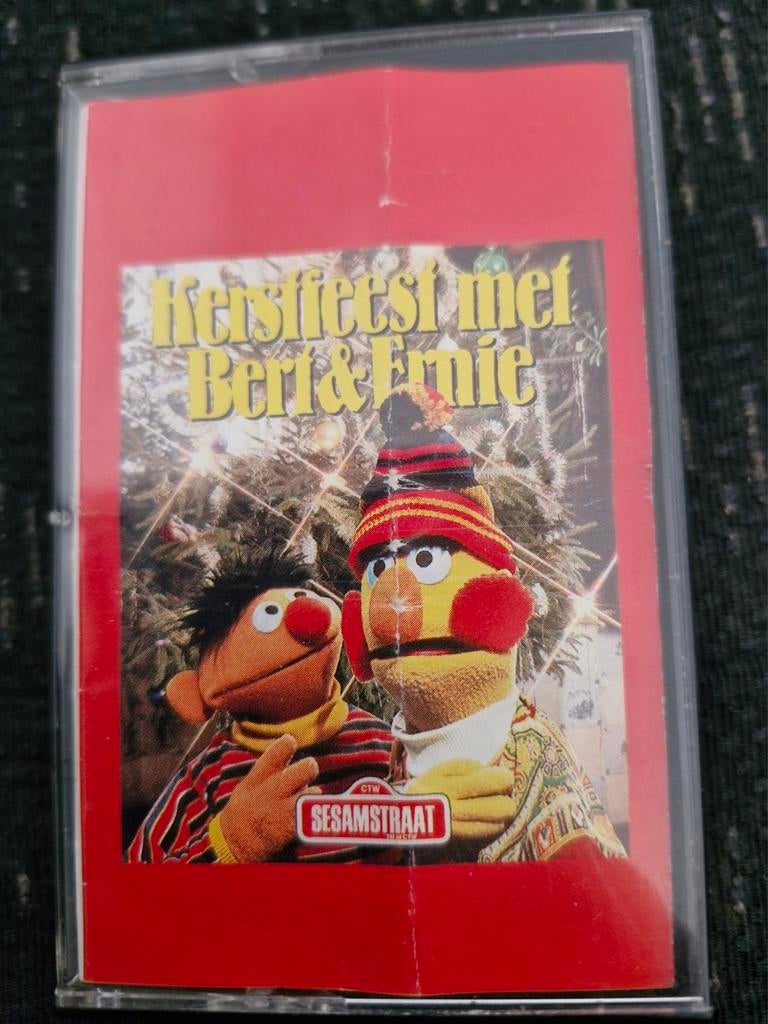 Cassettebandje Kerstfeest met Bert en Ernie, Cd's en Dvd's, Cassettebandjes, Ophalen of Verzenden, Zo goed als nieuw, Nederlandstalig