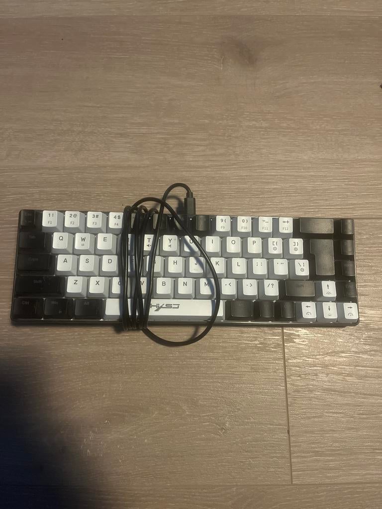 HIISJ Zwart Wit Toetsenbord - Werkt Perfect, Ophalen, Qwerty, Zo goed als nieuw, Bedraad
