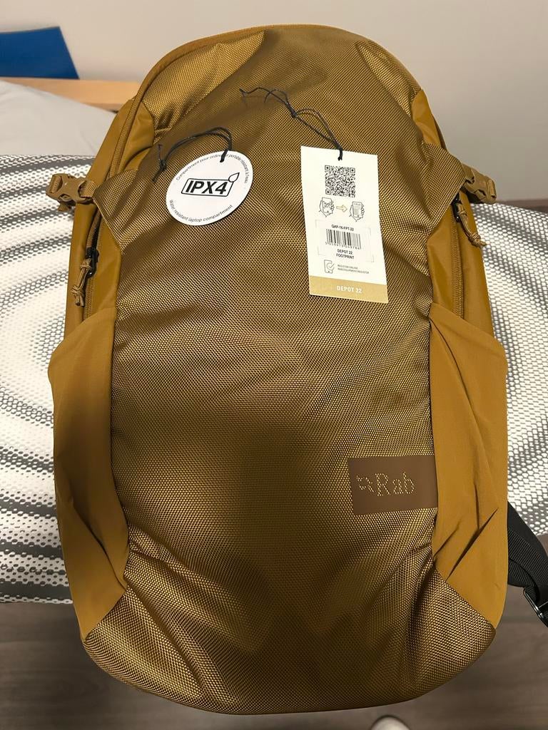 BNWT Rab x Lowe Alpine Depot 22 Tech Daypack Ochre, 25 tot 40 cm, Nieuw, Ophalen of Verzenden, Trekking