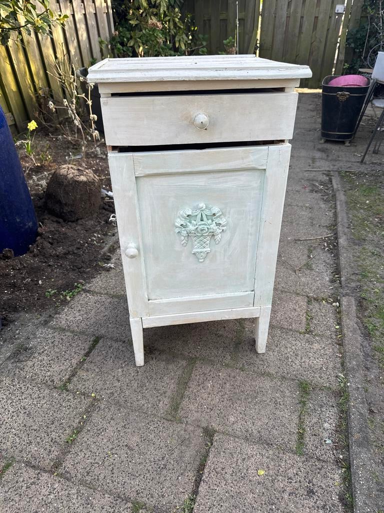 Wit Brocante kastje houtsnijwerk boeket bod via marktplaats, Antiek en Kunst, Ophalen of Verzenden