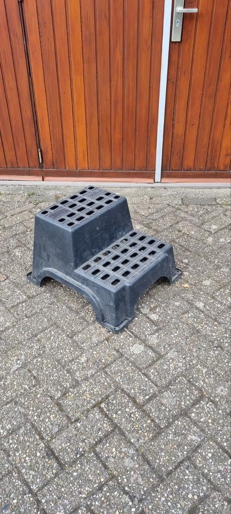 Milenco Dubbele opstap. Z.G.A.N., Ophalen, Zo goed als nieuw