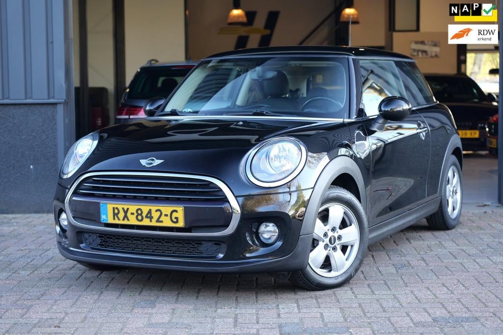 Mini Mini 1.5 Cooper Business Navi|LM velgen|NL auto, Auto's, Mini, Voorwielaandrijving, Gebruikt, Euro 6, 4 stoelen