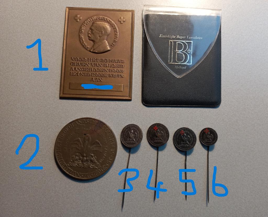 Medaille Penning Speldje Roode Rode Kruis 1x 5x 10x 15x 20x, Ophalen of Verzenden, Overige materialen
