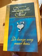 Danielle Steel De lange weg naar huis, Boeken, Ophalen of Verzenden, Zo goed als nieuw