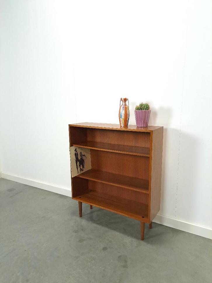 Noten fineer boekenkast LP kast met legplanken nr. 1 vintage, Huis en Inrichting, Kasten | Boekenkasten, Gebruikt, 50 tot 100 cm