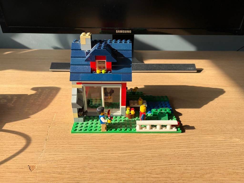 Lego Creator Vakantiehuisje 31009 - Compleet met minifiguren, Kinderen en Baby's, Speelgoed | Duplo en Lego, Ophalen of Verzenden