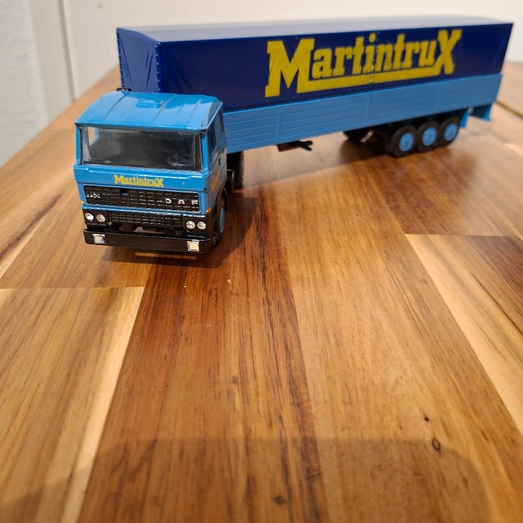 MarTinTrux VENLO DAF 2800 CBN & 3 ASSER HUIF TRAILER ., Verzenden, Zo goed als nieuw, Bus of Vrachtwagen, Lion Toys