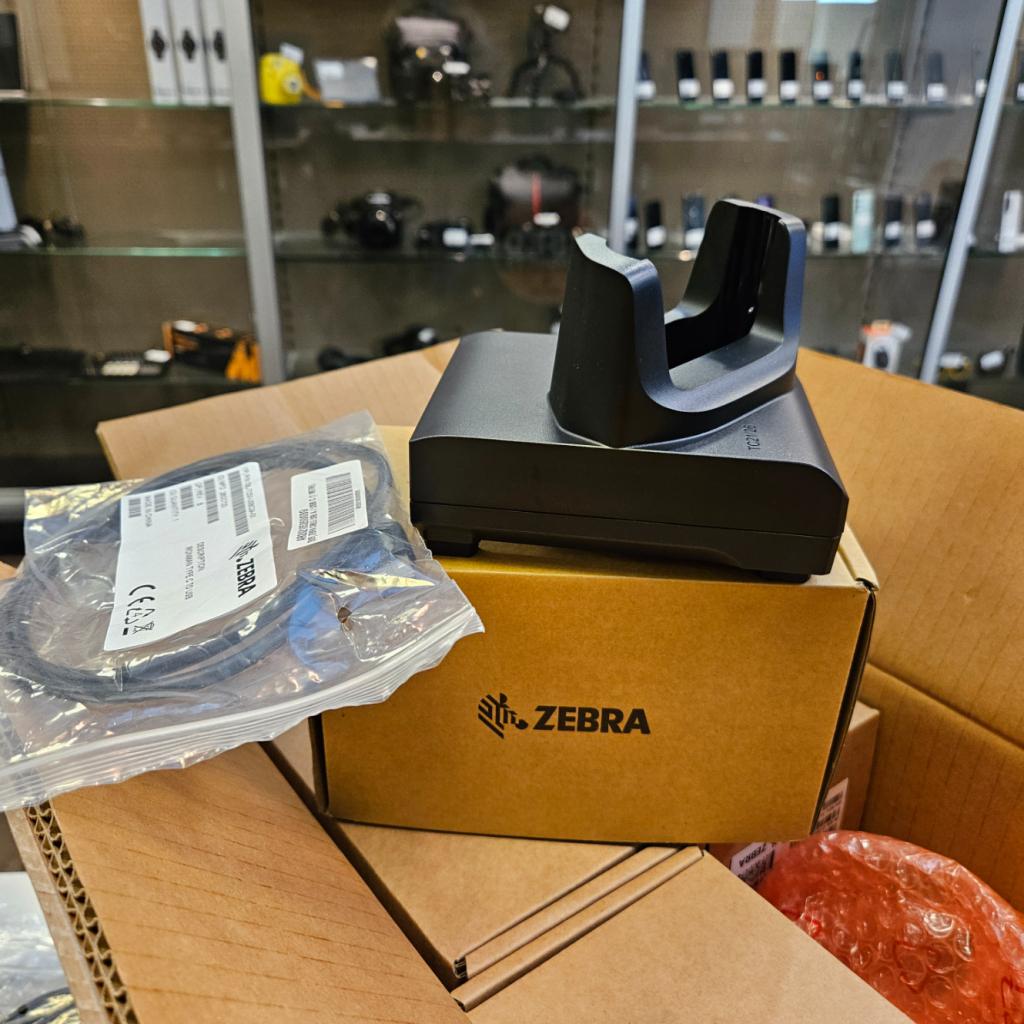 Zebra TC21/26 Basis - Oplaadstation - Nieuw, Computers en Software, Scanners, Zebra, Nieuw, Support@zebra.com, 3 Overlook Point
Lincolnshire, IL 60069
United States