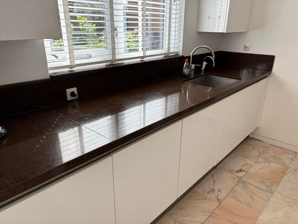 Siematic keukenblok met Quooker, wit gewrapt, stenen blad, Ophalen, Gebruikt, Wit, Graniet of Steen