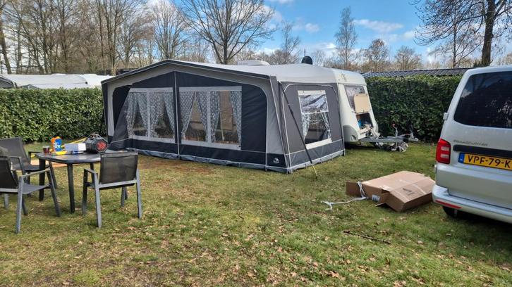 Knaus Sudwind Caravan met voortent en stapelbed, Caravans en Kamperen, Caravans, Particulier, tot en met 4, 1000 - 1250 kg, Rondzit