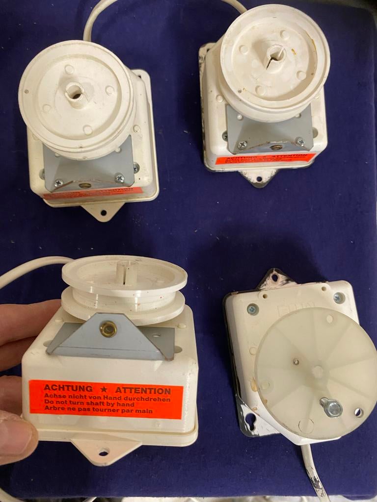 8x Elektrische Draaiplateaus MSR 010 - 230V, 20rpm, Ophalen, Gebruikt