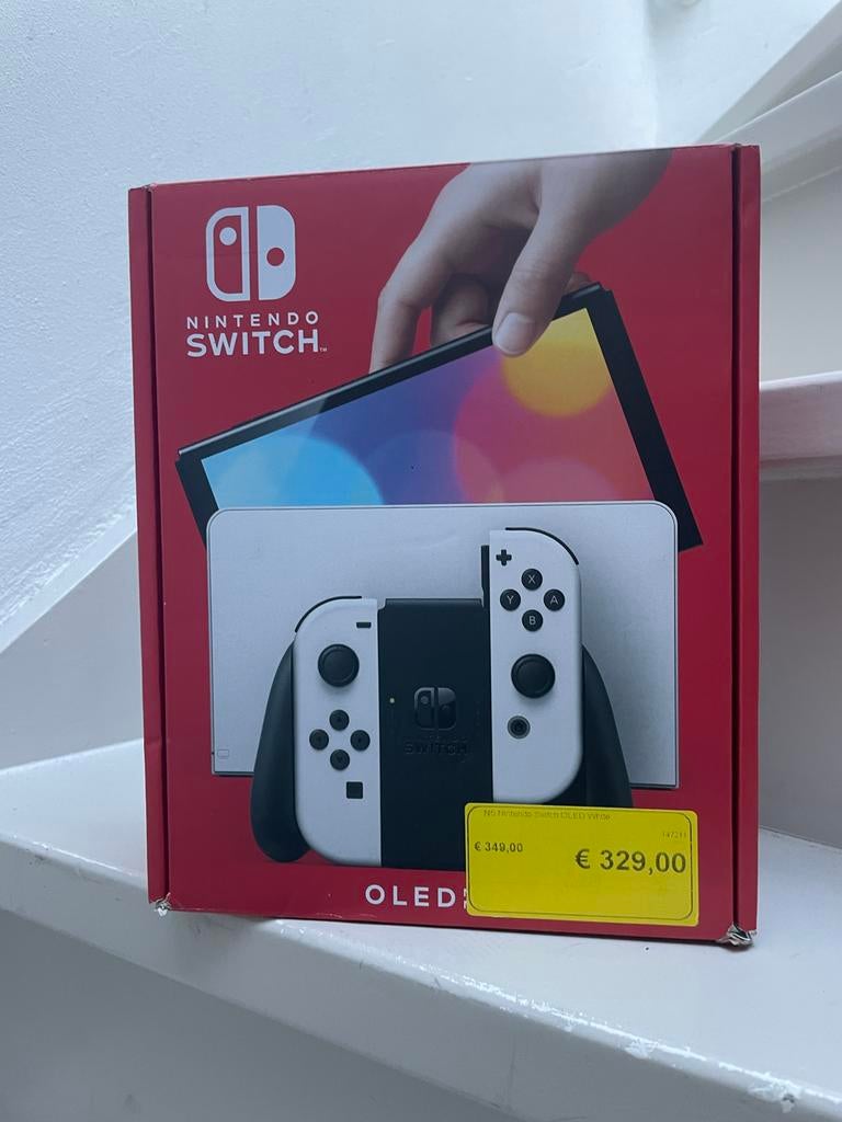 Nintendo Switch OLED Wit (ALLEEN DOOS), Spelcomputers en Games, Spelcomputers | Nintendo Switch, Ophalen of Verzenden, Zo goed als nieuw