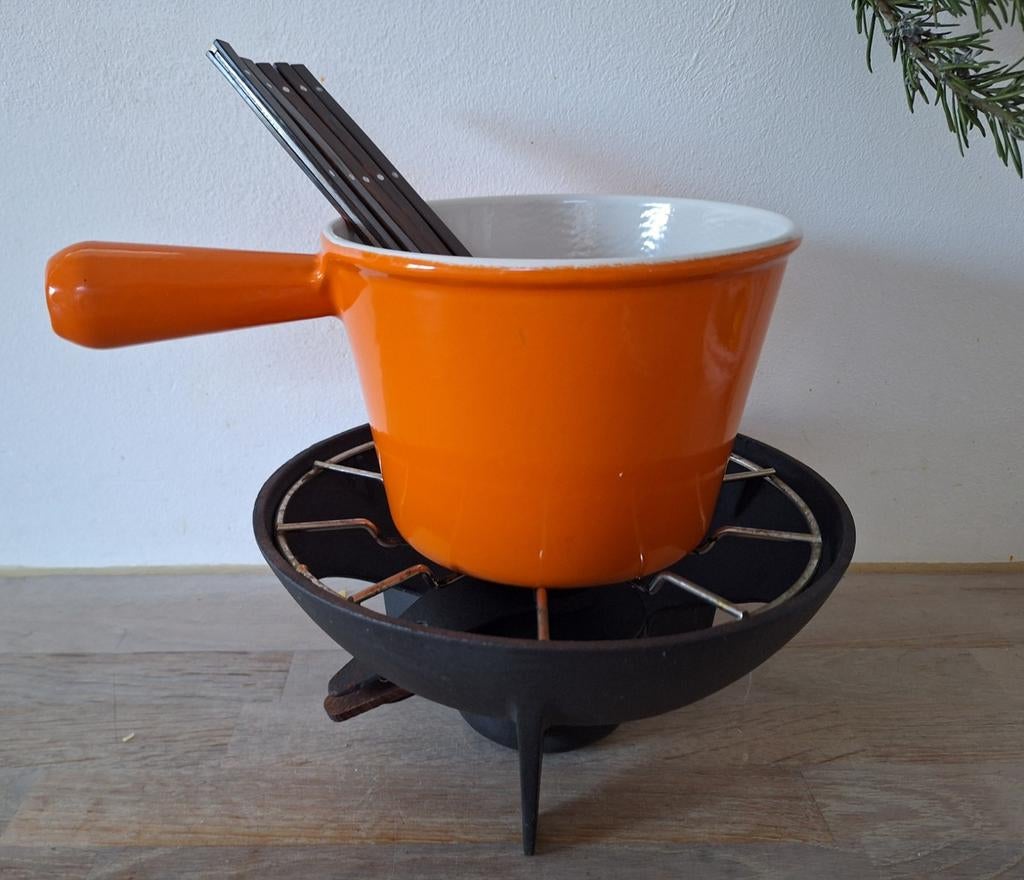 Vintage Le Creuset Fondueset met 5 vorkjes, Huis en Inrichting, Keuken | Potten en Pannen, Ophalen of Verzenden, Gebruikt, Gietijzer