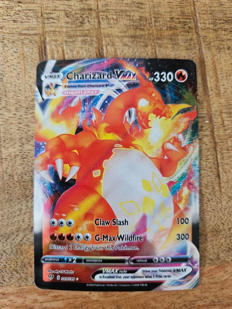 Pokémon kaart Charizard VMAX 330 HP, Ophalen of Verzenden, Zo goed als nieuw, Losse kaart