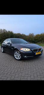 BMW 5-Serie 3.0 I 528 AUT 2010 Grijs, Auto's, BMW, Achterwielaandrijving, 2996 cc, Origineel Nederlands, Particulier