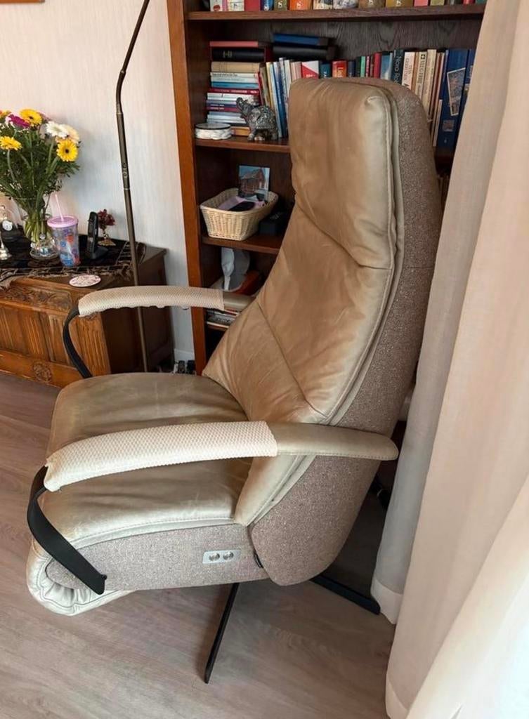 Comfortabele relaxstoel met nieuwe hoezen, Ophalen, Gebruikt, Overige kleuren, Leer