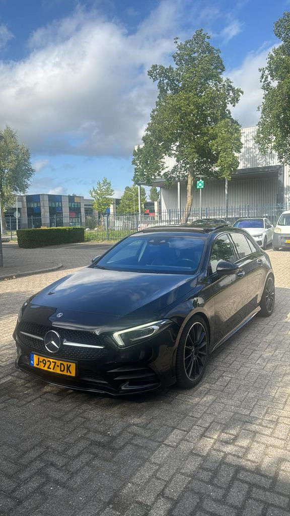 Mercedes A180  | NAP | PANO | SFEER | KEYLESS | SPORT, Auto's, Mercedes-Benz, 136 pk, 680 kg, 4 cilinders, Zwart